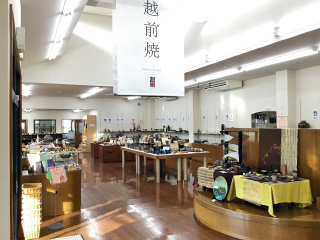 越前焼の館内観